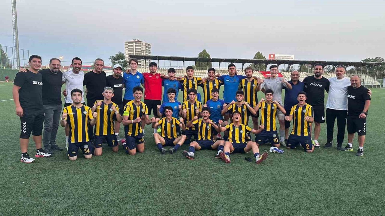 Talas Belediyespor U17 takımı Türkiye finallerine kaldı