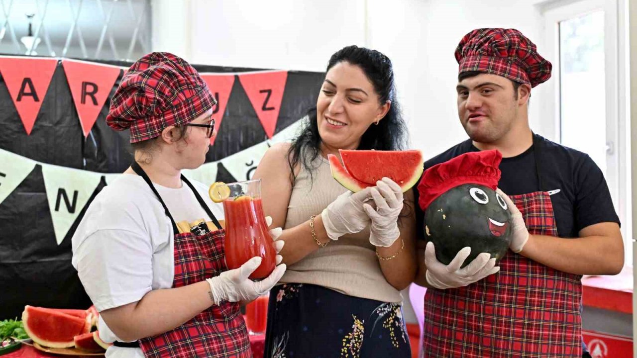 Muratpaşa’da özel gereksinimli bireyler mutfak atölyesinde buluştu