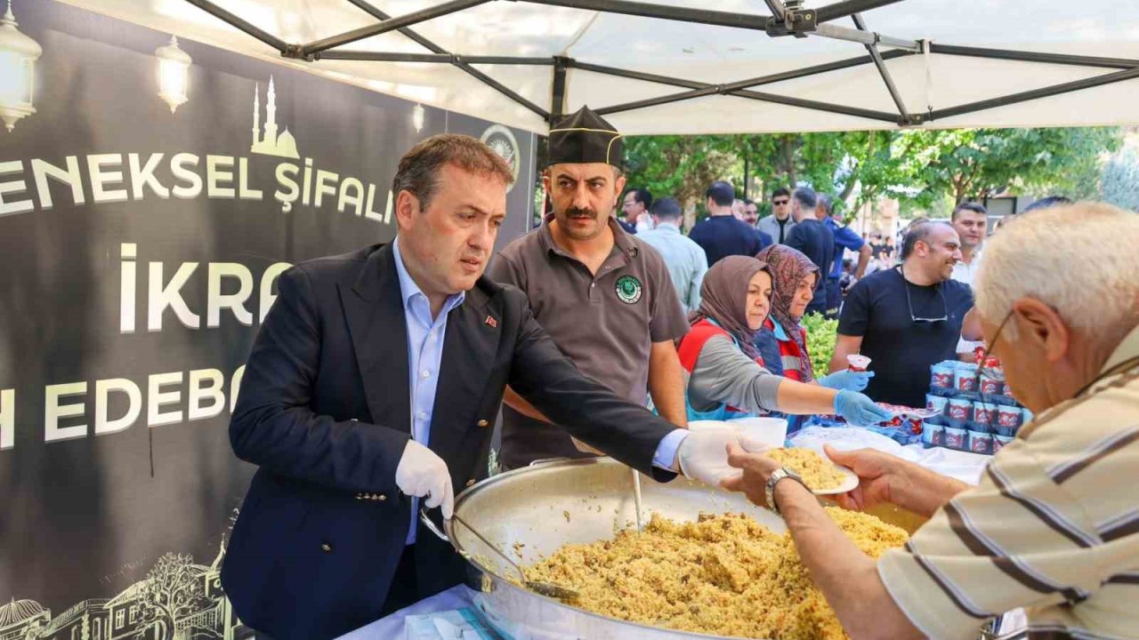 Vali Sözer’den geleneksel pilav ikramı