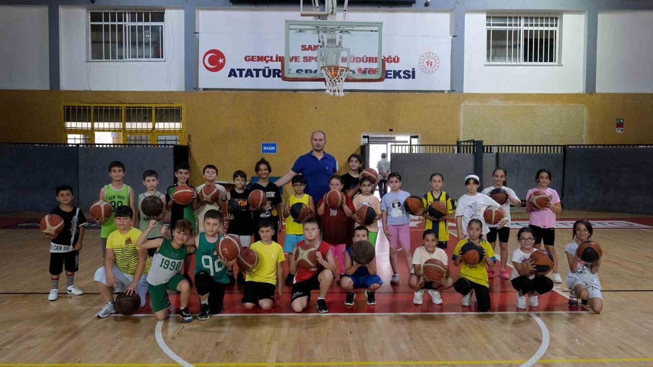 Sakarya’da çocuklar sporun her dalında dolu dolu bir yaz tatiline başladı