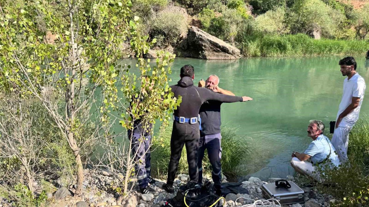 Tunceli’de çaya giren iki arkadaştan biri boğuldu, diğeri kurtarıldı