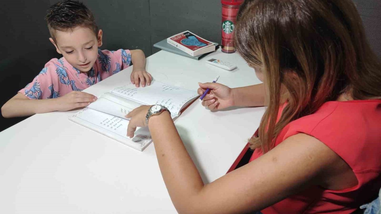 Otizm teşhisi konulan Doğukan, şimdi üstün zekâlı