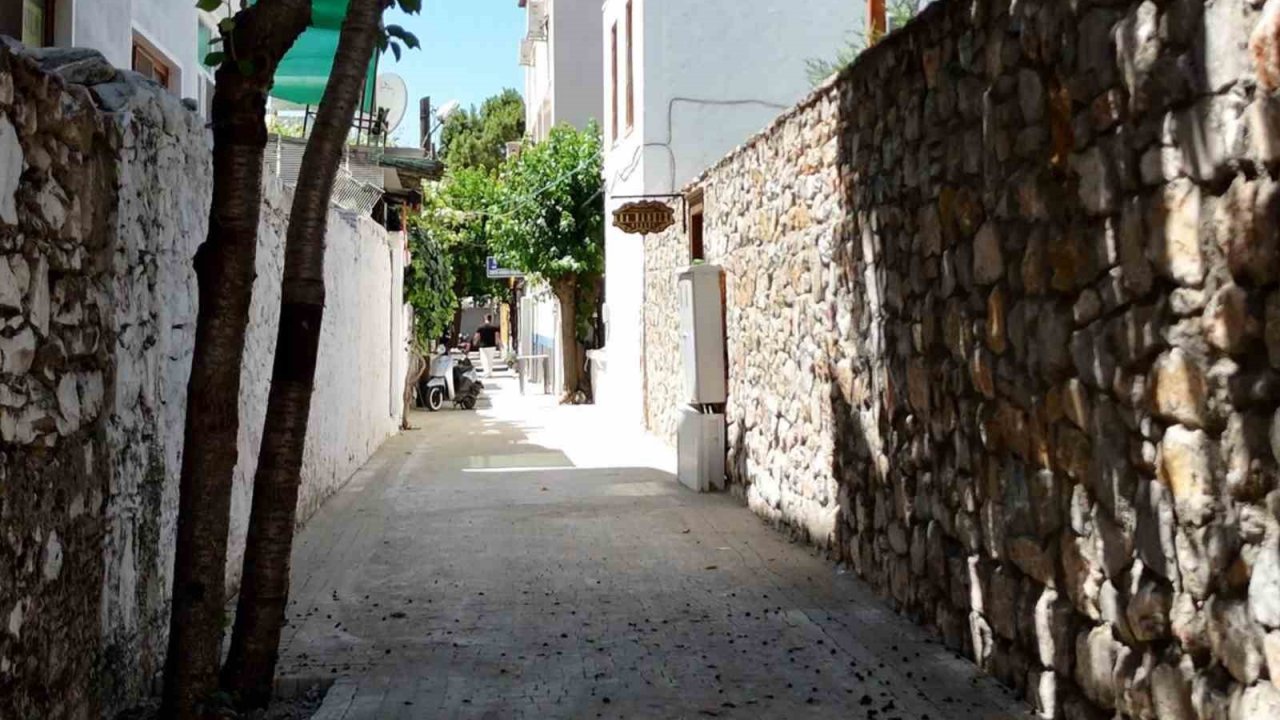 Menteşe’de Yollar ve Kaldırımlar Yenileniyor