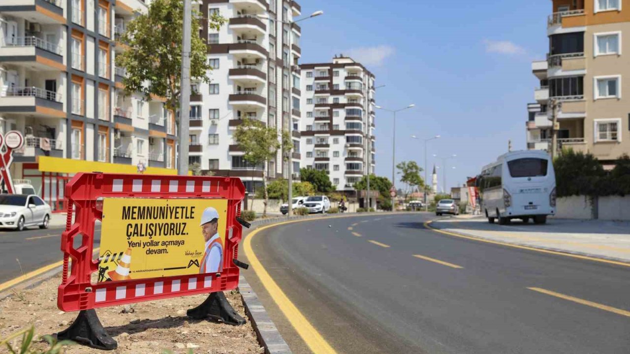Tarsus’un önemli caddesinde 2. etap çalışmaları tamamlandı