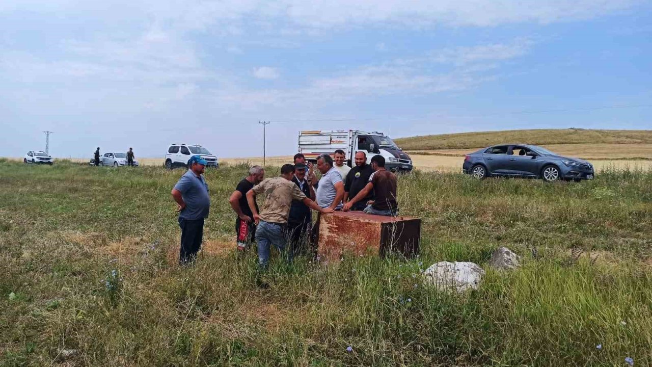 Akyaka’da köylüler içme suyu depoları imece usulüyle temizlendi