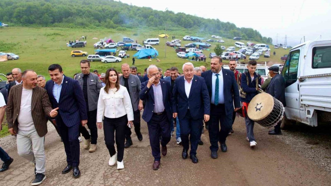 Şenlikte Başkan Güler’e sevgi seli