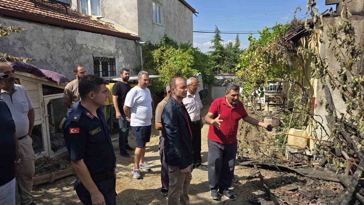 Kaymakam Dinçer, yangında zarar gören alanı yerinde inceledi