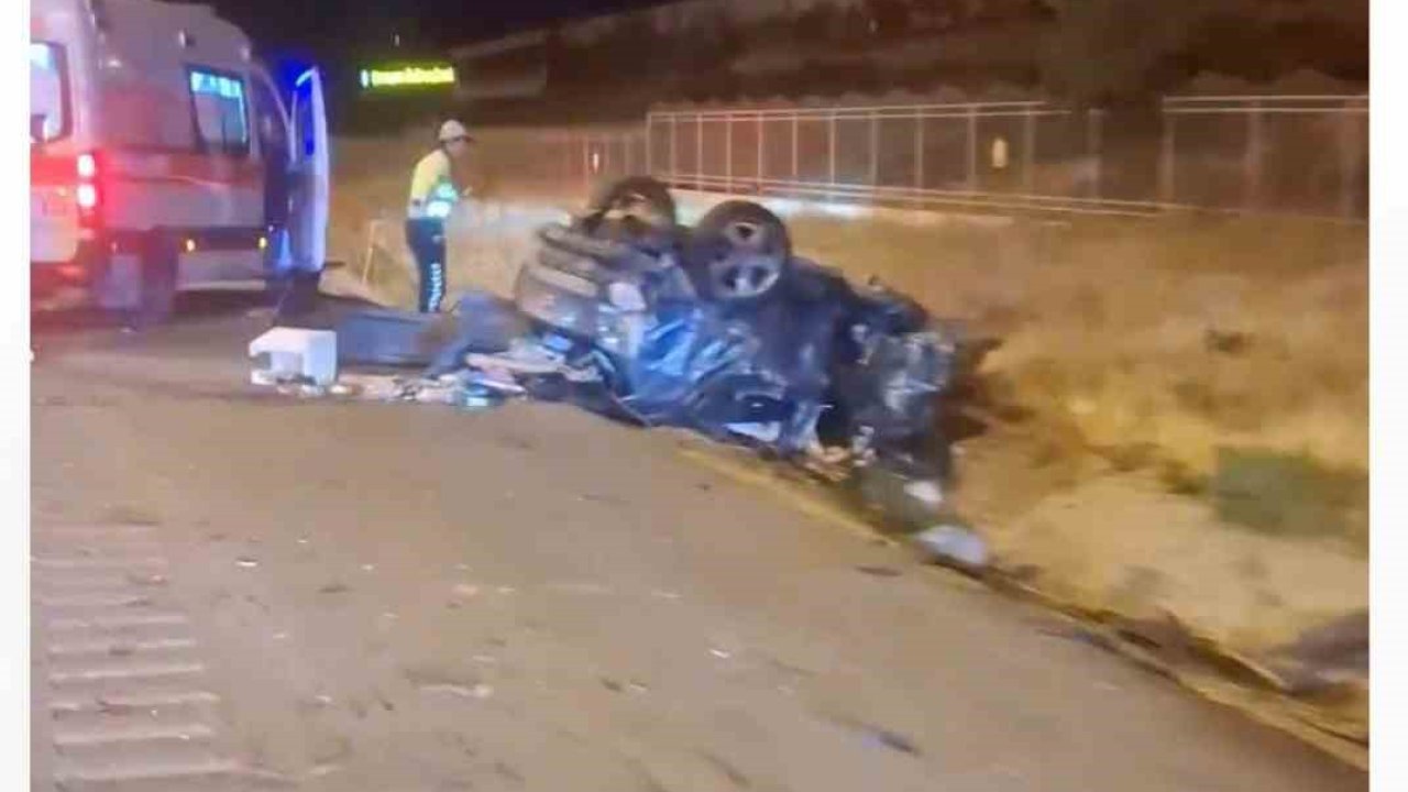 Ankara’da ters yola giren otomobil, karşı yönden gelen otomobile çarptı: 2 ölü