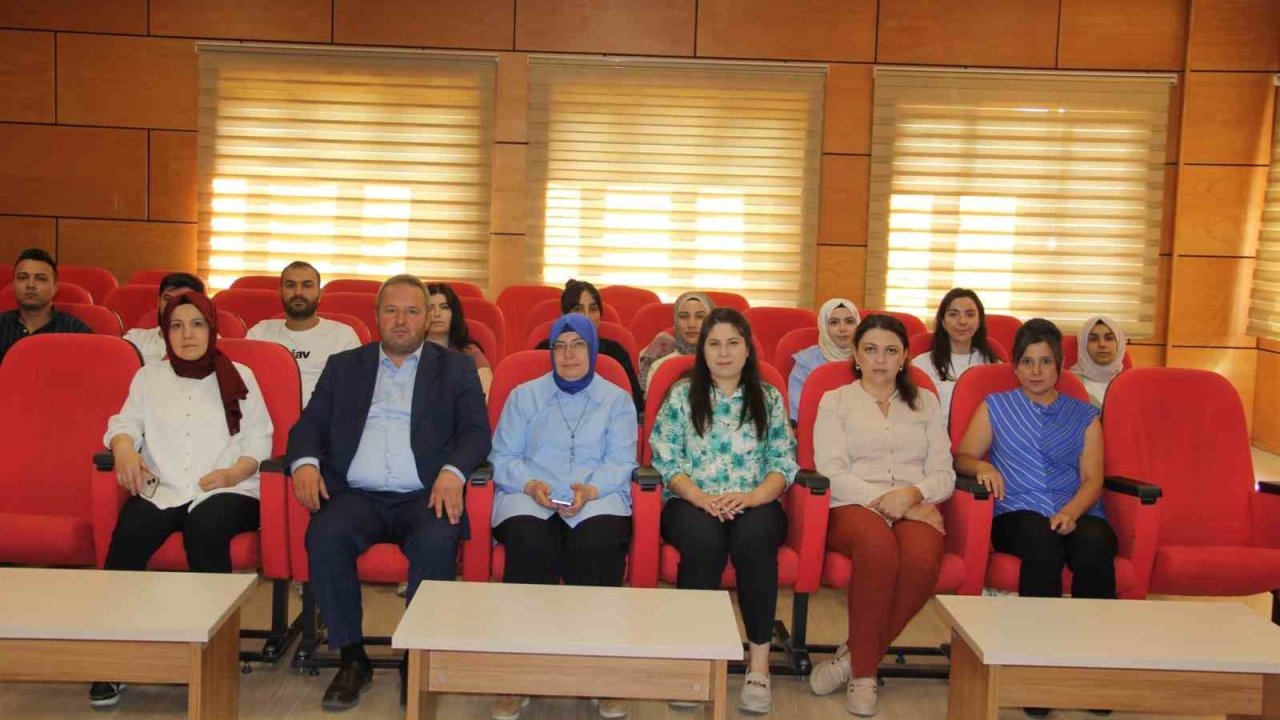 Yoğun bakım hemşireliği eğitimi başladı