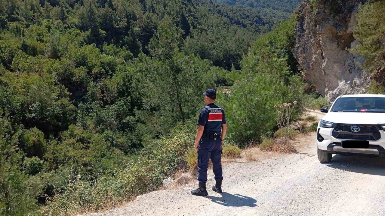 Milli Park’ta yasak alana giren 7 şahsa para cezası