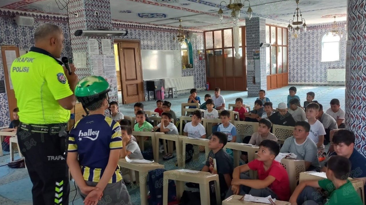 Niğde’de polislerden öğrenci ve vatandaşlara trafik eğitimi