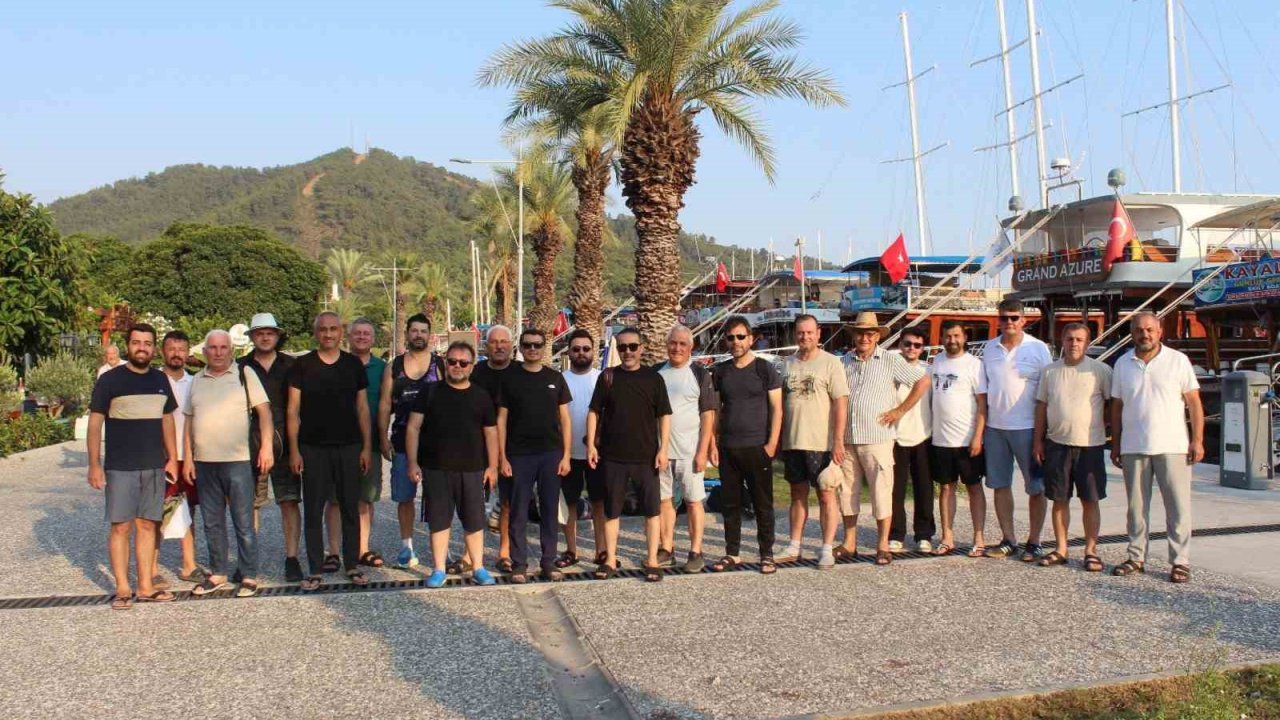 Muğla MÜSİAD üyeleri Fethiye’de tekne turuyla stres attı