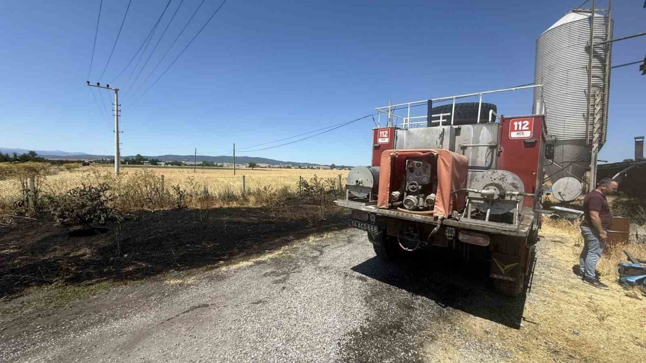 Anız yangını çiftliğe sıçramadan söndürüldü