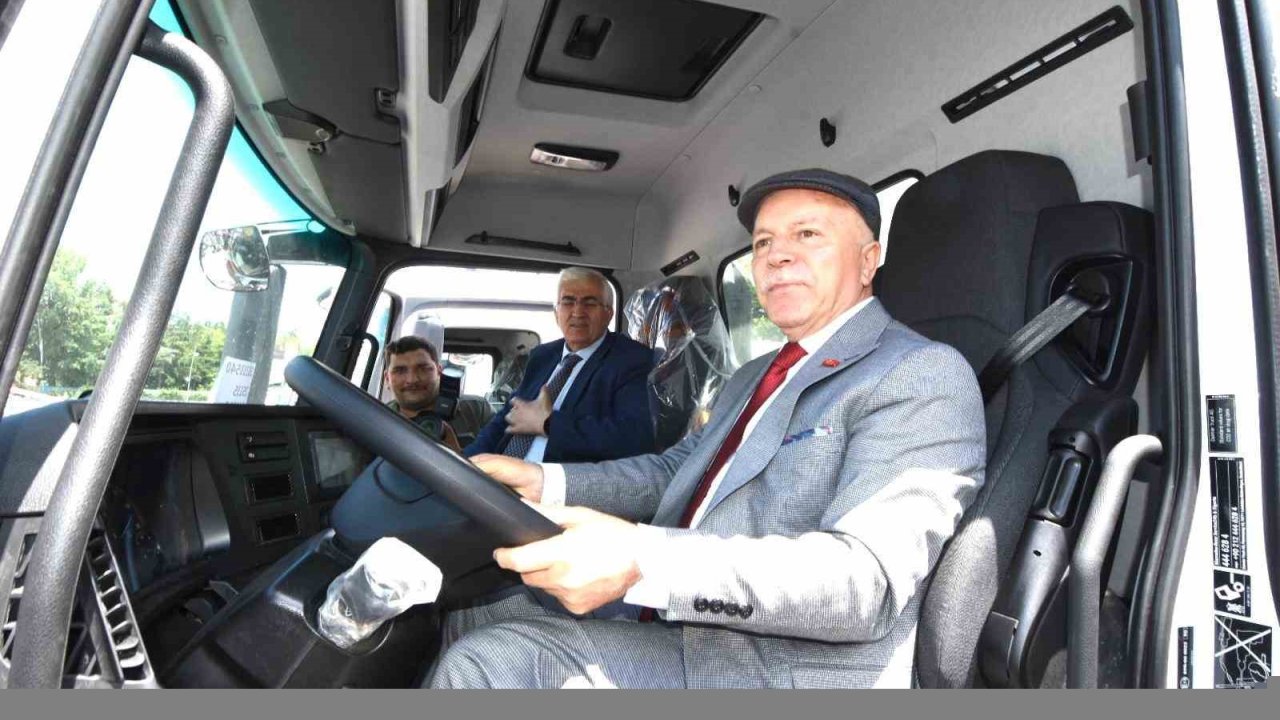 Başkan Sekmen; "Gösteriş değil, hizmet peşinde koştuk"