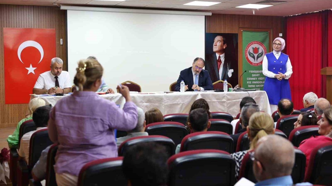 Mersin’de proje ve pansiyonlu okullar değerlendirme toplantısı yapıldı