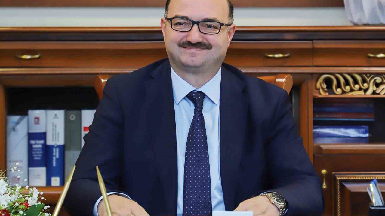 Atatürk Üniversitesi, YKS’de derece elde eden öğrencilere aylık 30 bin TL’lik burs imkânı sunuyor