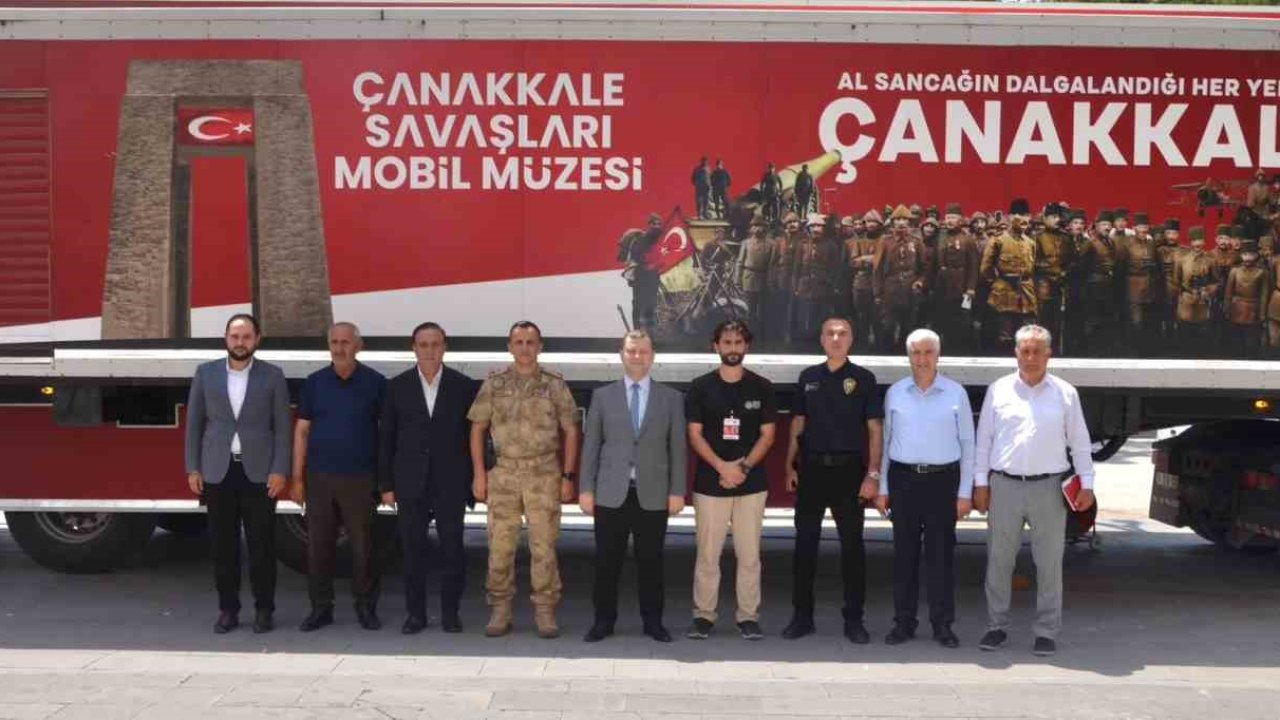 "Çanakkale Savaşları Mobil Müzesi" Tatvan’da ziyarete açıldı