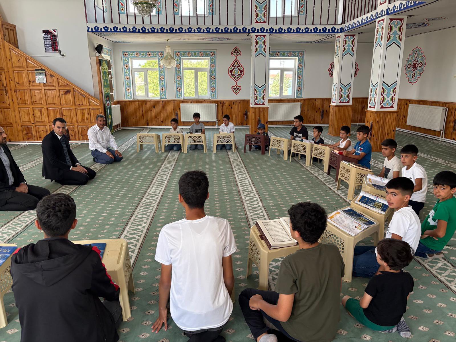 Kaymakam Semiz, Yaz Kur’an Kurslarını ziyaret etti