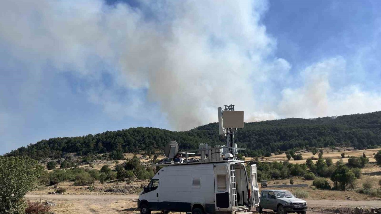 Yangın bölgesinde mobil baz istasyonu kuruldu