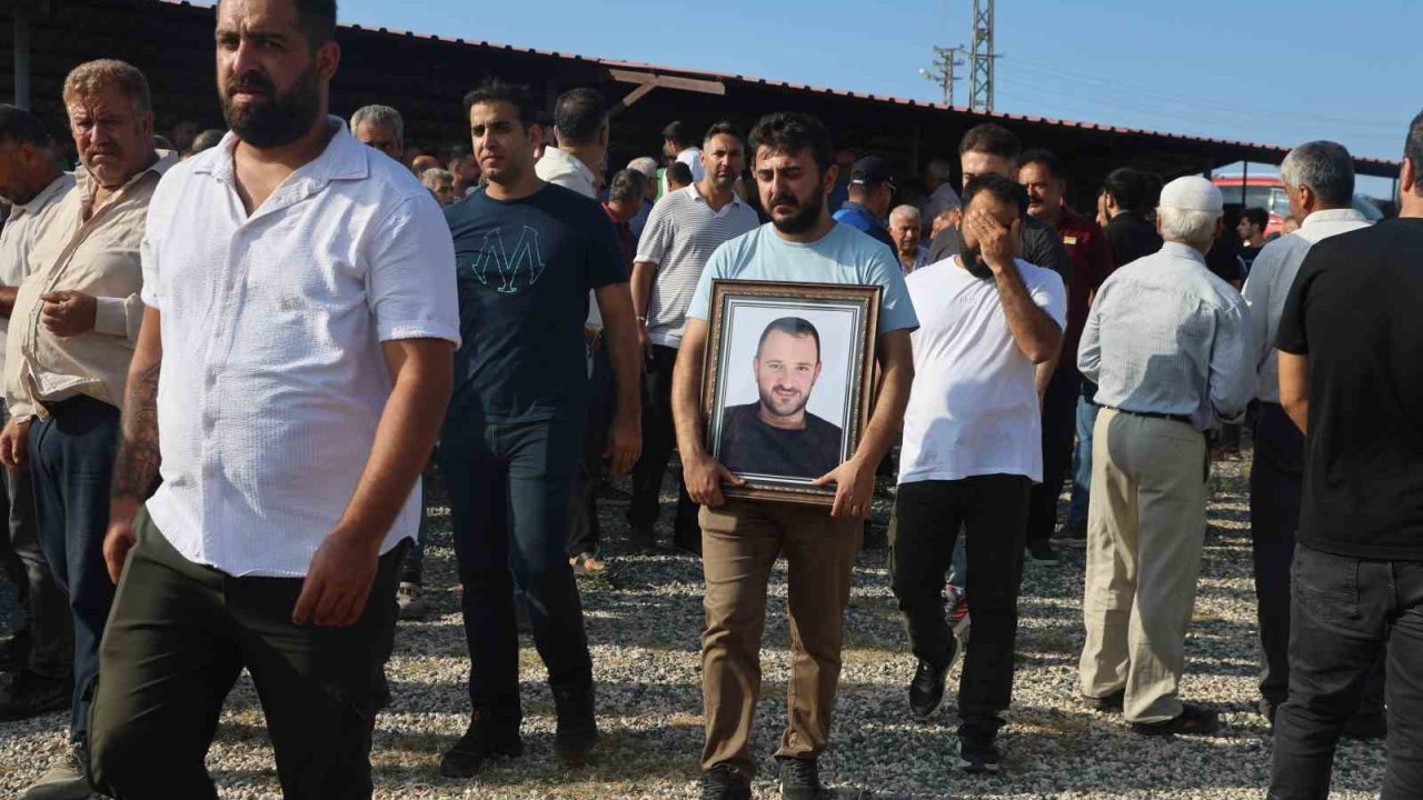 Kavgayı ayırmak isterken aldığı bıçak darbesiyle hayatını kaybettiği ortaya çıktı
