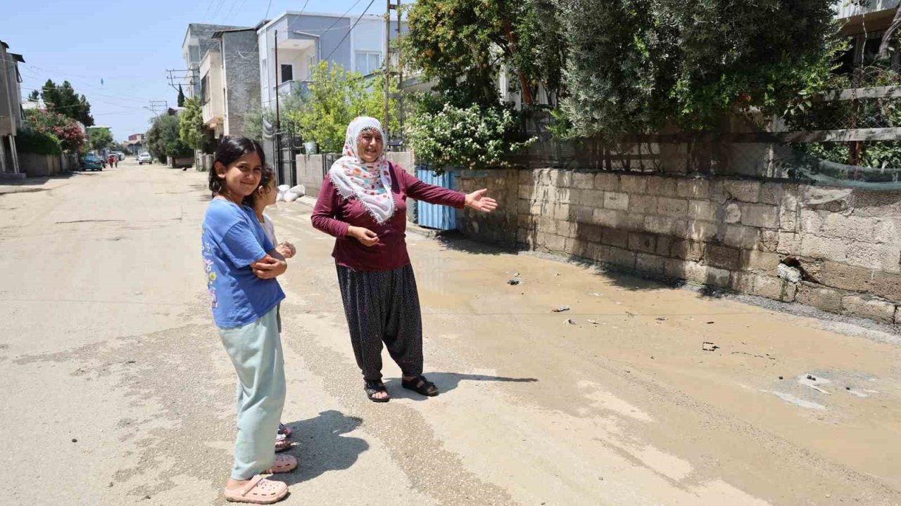 Üç günde ikinci kez su borusu patladı, mahalle sular altında kaldı
