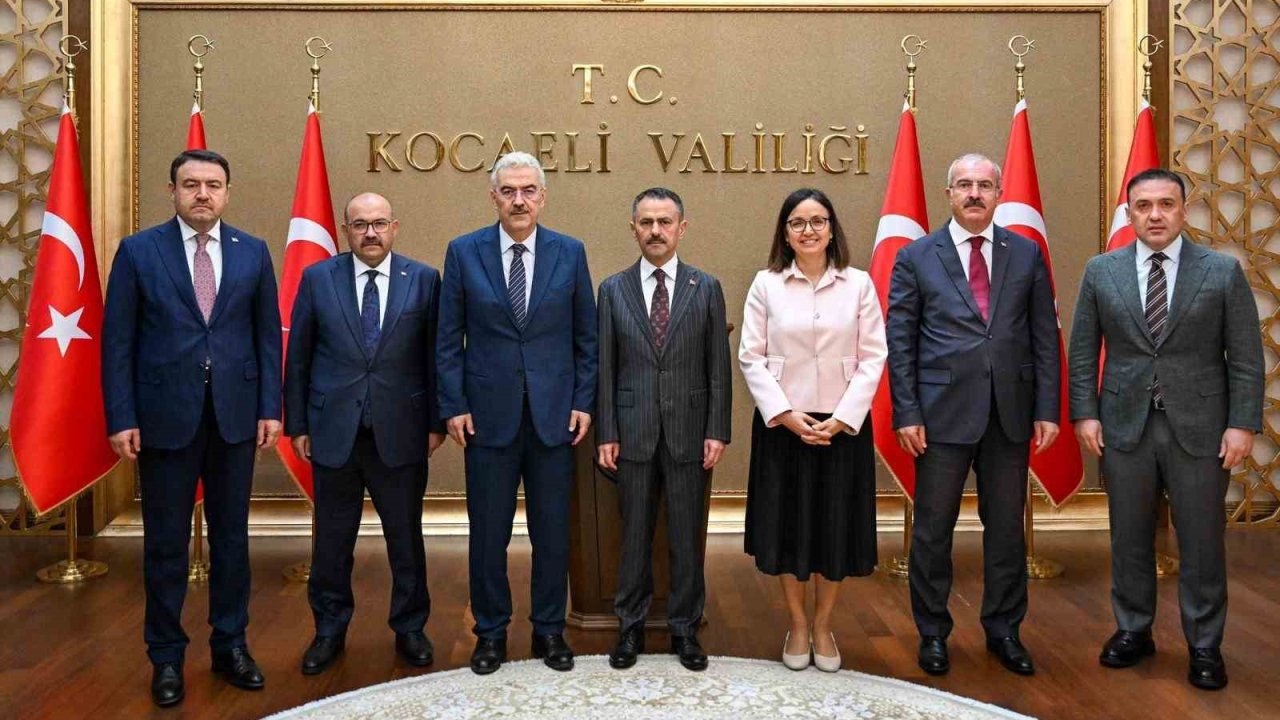 Valiler Kocaeli’nde düzensiz göçü görüştü