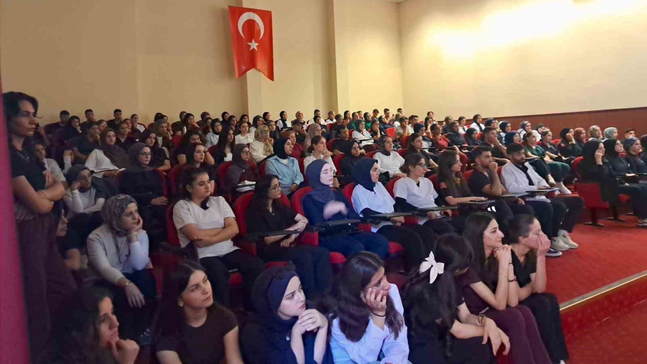 Midyat Devlet Hastanesi’nde 160 stajyer öğrenciye eğitim verildi