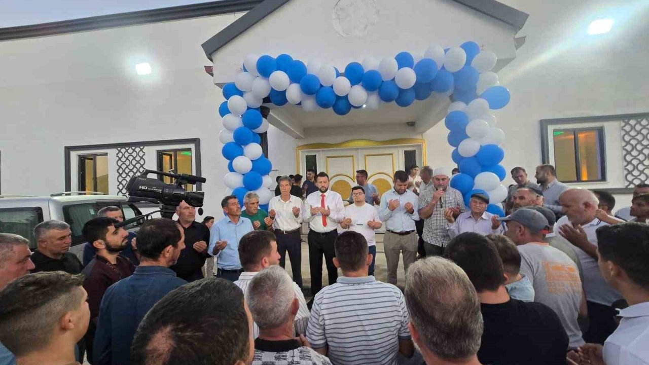 ‘Ailen Yılı’na destek için düğün salonunu ücretsiz yaptılar