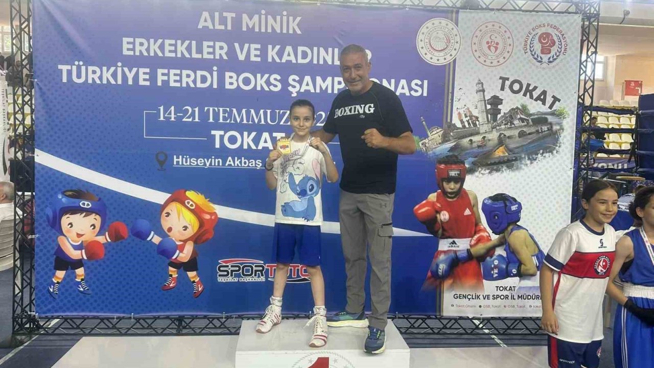 Niğdeli minik boksörlerden Türkiye Şampiyonası’nda büyük başarı