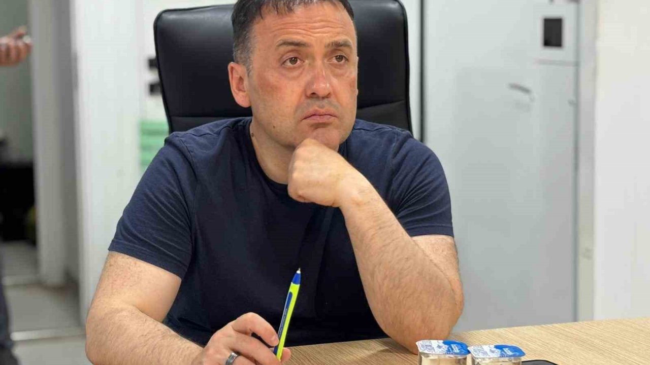 Vali Sözer, gelişmeleri Yangın Yönetim Aracı’nda takip ediyor