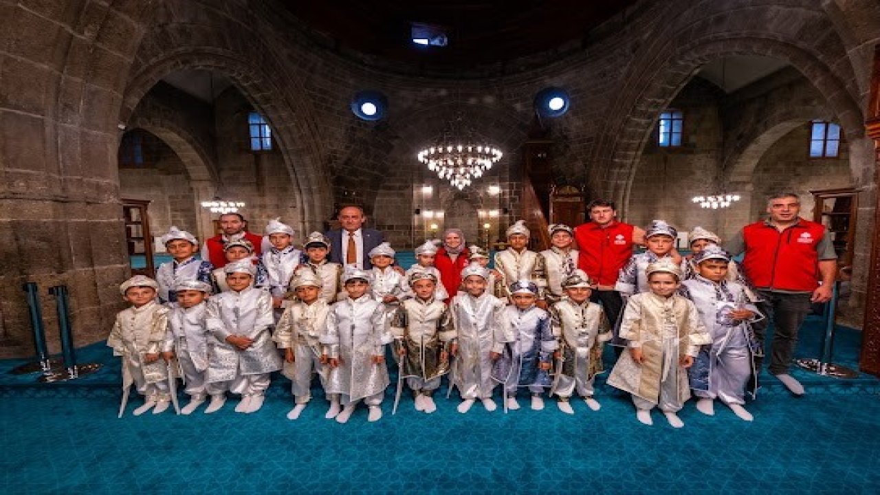 Vakıflardan 176 çocuğa sünnet şöleni