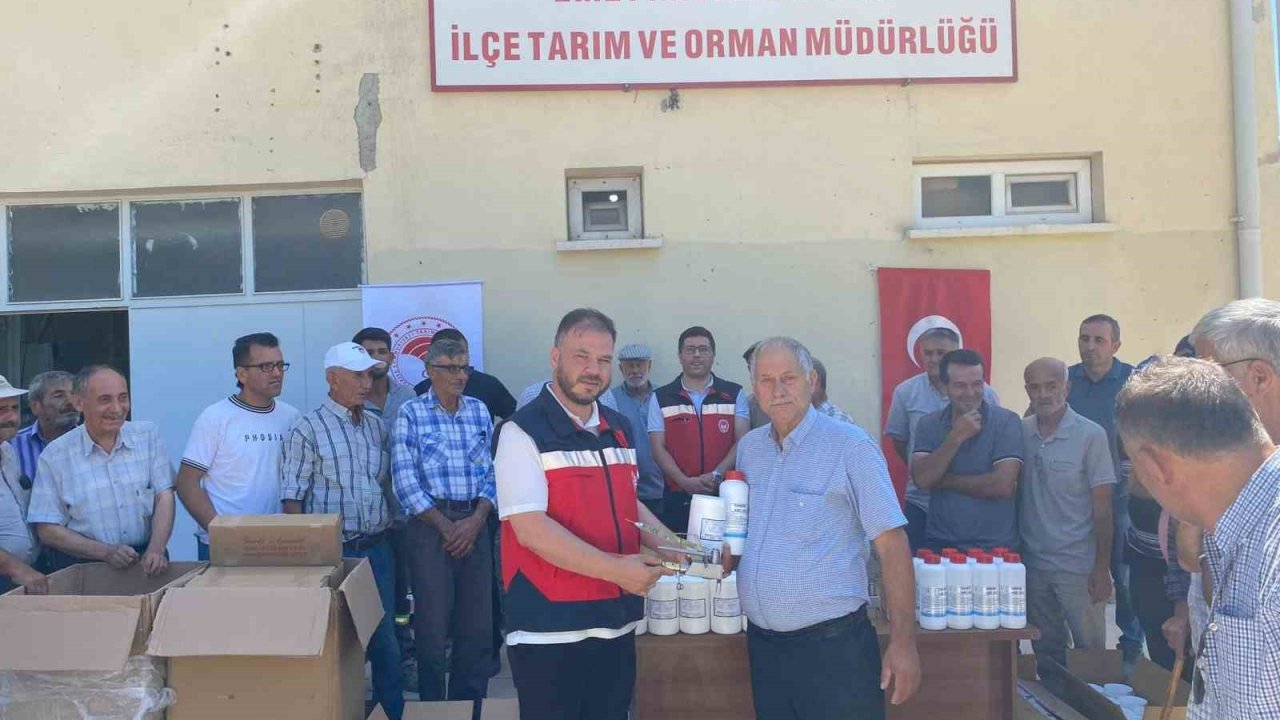 Emet’te 52 arıcıya fümigasyon cihazı, oksalit asit ve formik asit dağıtıldı