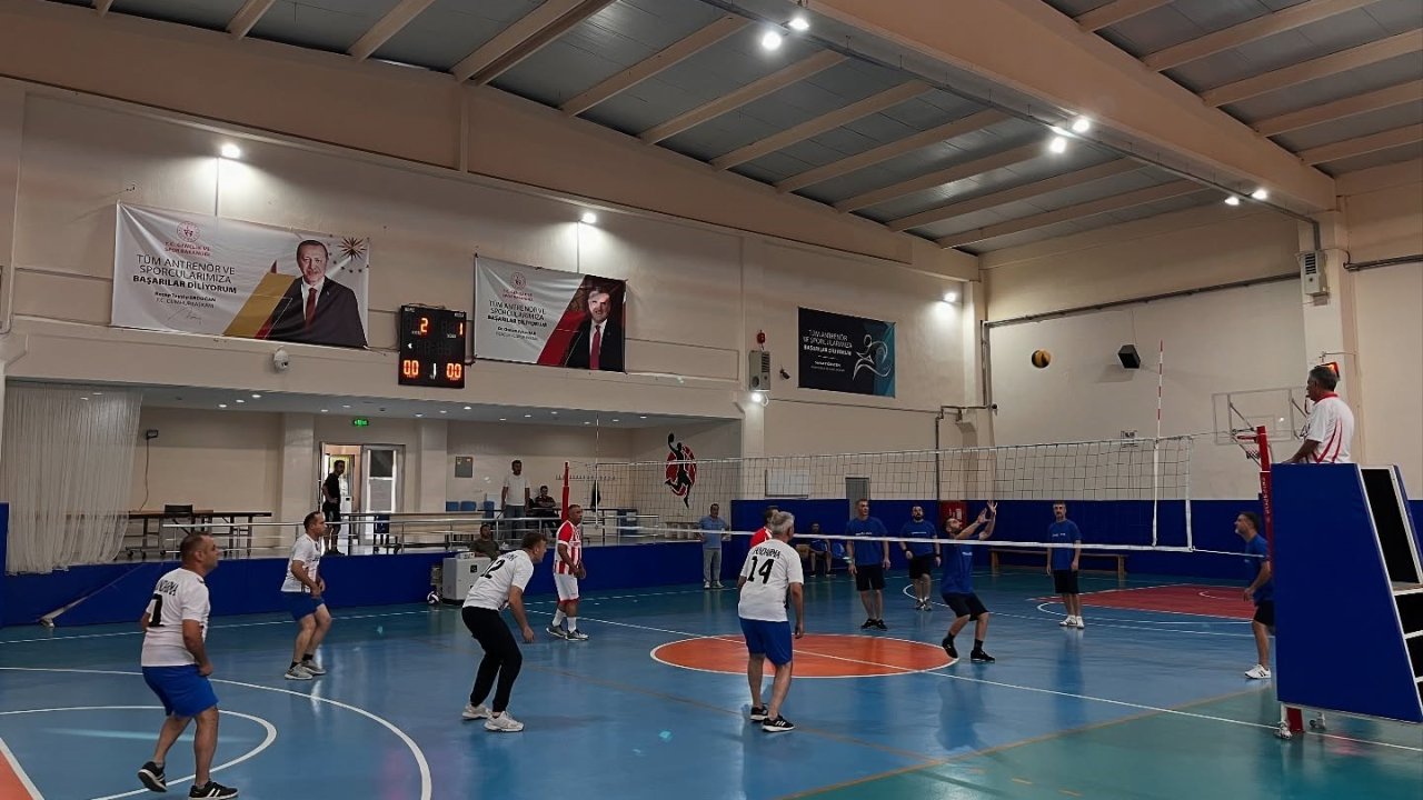 Buharkent’te ’Kentin Çocukları’ voleybol turnuvasında ilk düdük çaldı