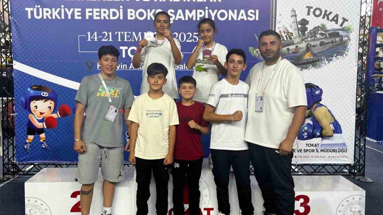 Karamanlı boksörler, Tokat’tan 2 madalyayla döndü