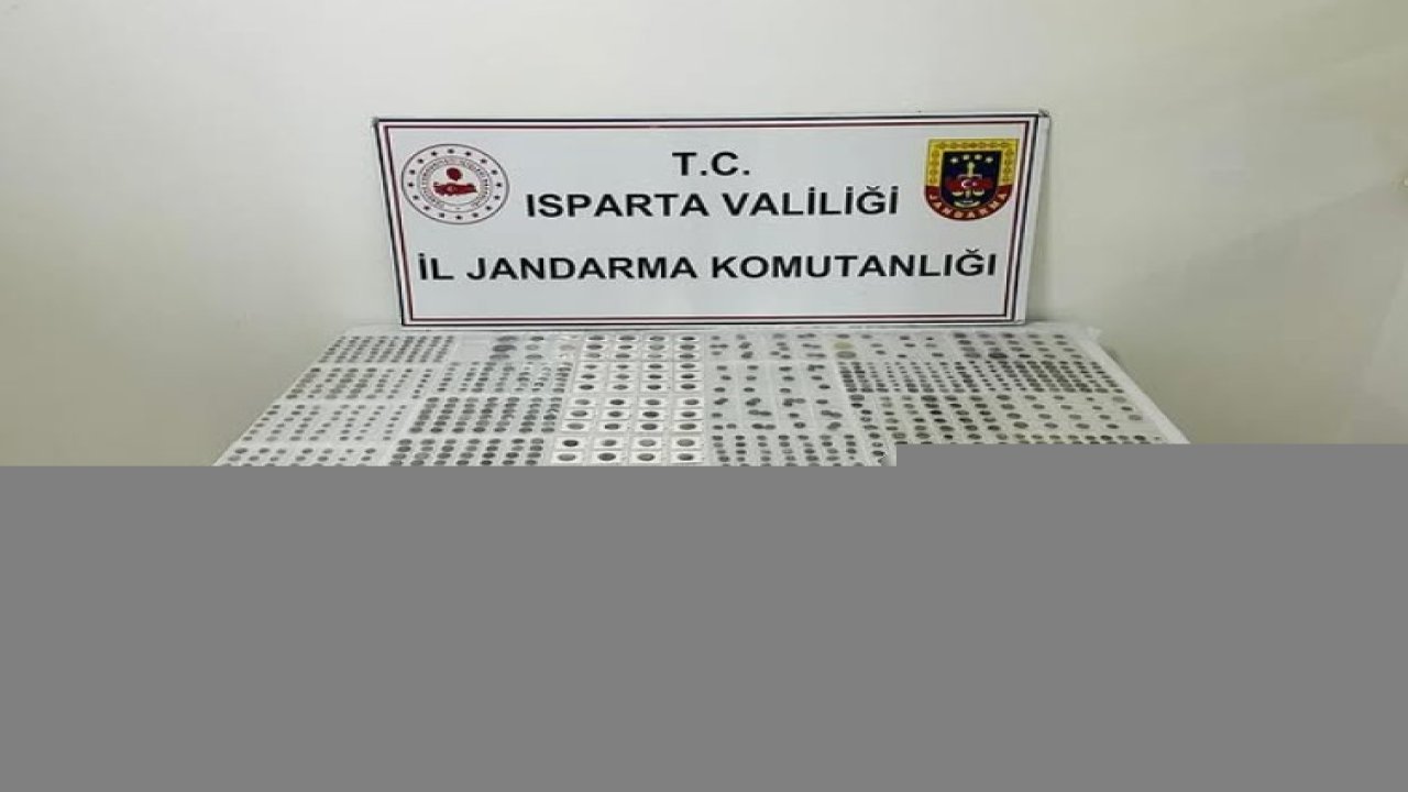 Isparta’da jandarmadan tarihi eser operasyonu: Bin 155 sikke ele geçirildi