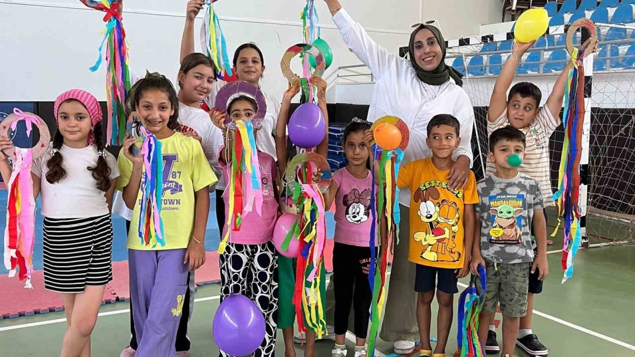 Arabanlı öğrenciler yaz okulunda hem eğleniyor hem gelişiyor