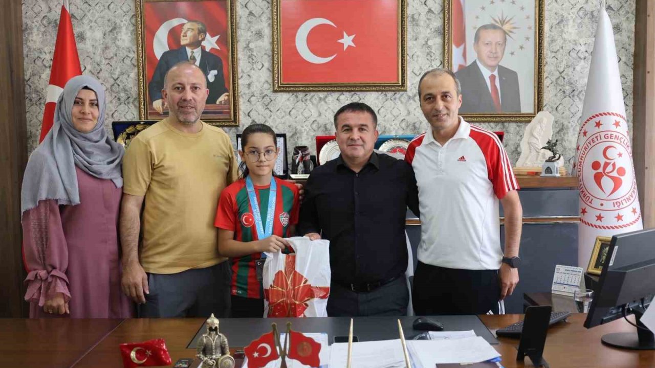 Zümra Ağdağ’dan Türkiye ikincisi oldu