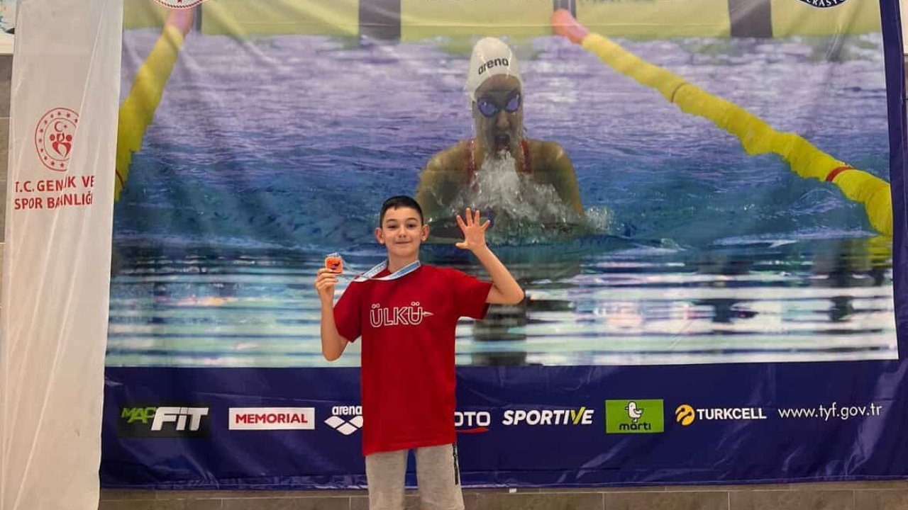 Dua Dorukhan Doğanay yüzmede ikinci gez Türkiye şampiyonu