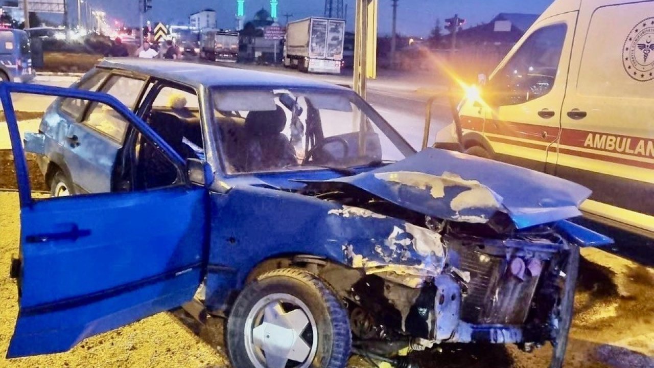 Konya’da otomobil ile tır çarpıştı: 3 yaralı