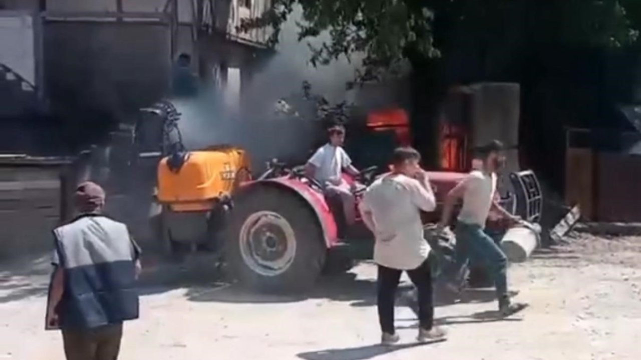 Anız yangını rüzgarın etkisi ile eve sıçradı