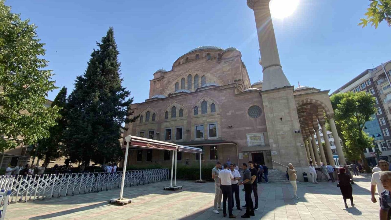 Reşadiye Camii’nde şehit cenazesi hazırlığı