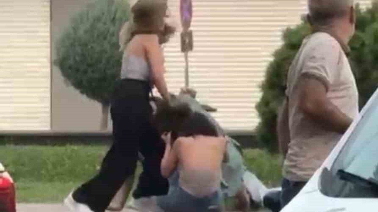 Batman’da 4 kadının saç baş kavgası görüntülendi