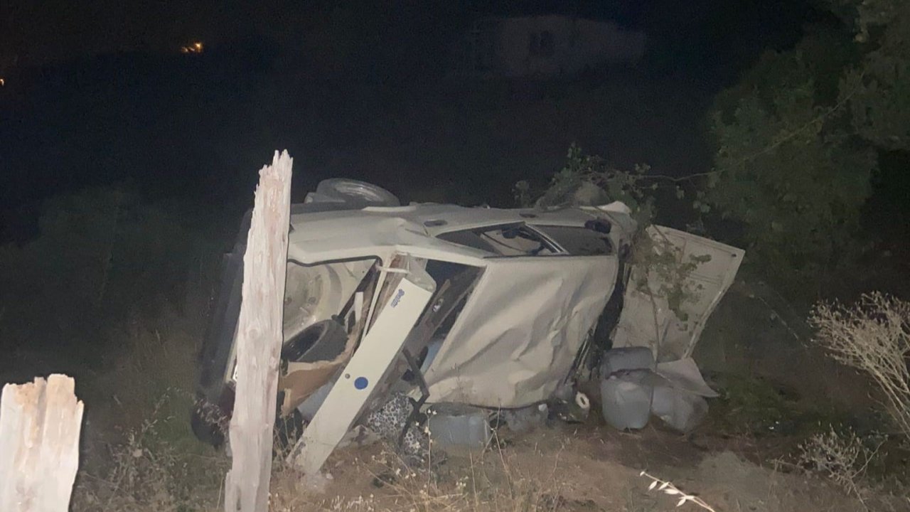 Şarampole yuvarlanan araçtaki 3 kişi yaralandı