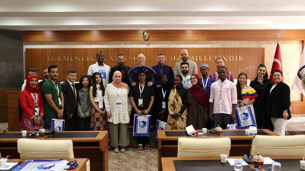 Başkan Sekmen’e yabancı öğrenci ziyareti