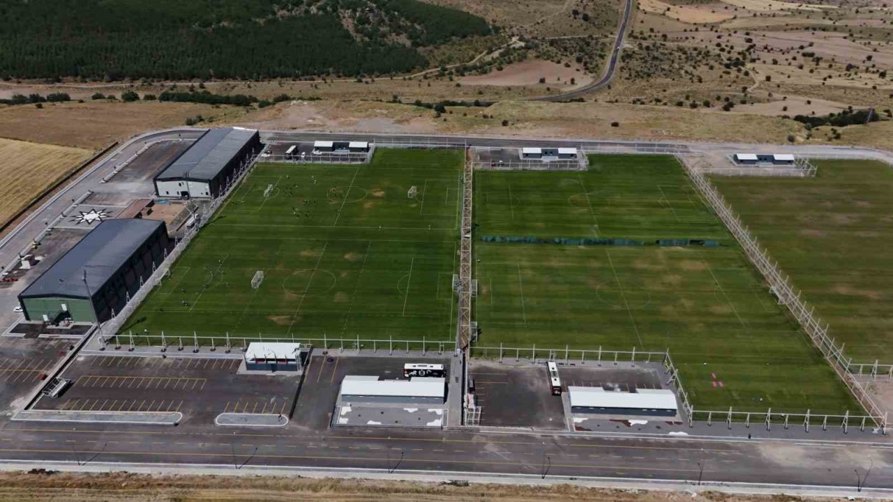 Futbol takımları, yeni sezon öncesi Erciyes Yüksek İrtifa Kamp Merkezi’nde buluşuyor