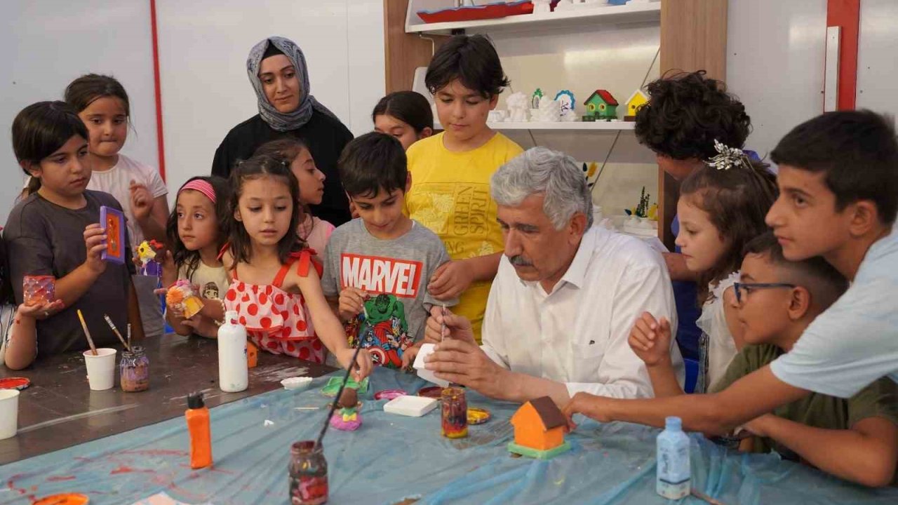 Kahta Belediyesi yaz sanat kursları genç yetenekleri yetiştiriyor