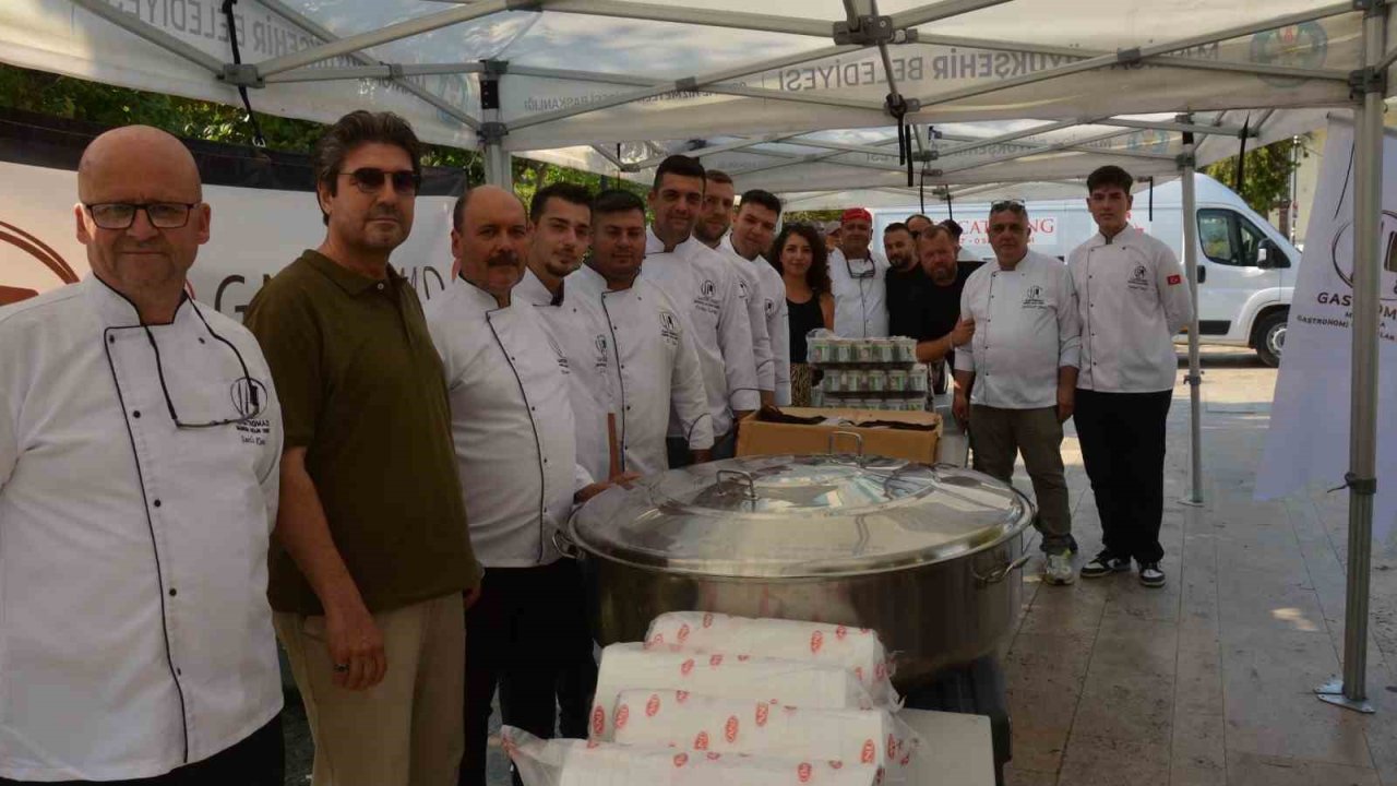 Merhum Başkan Zeyrek için bin kişilik pilav hayrı