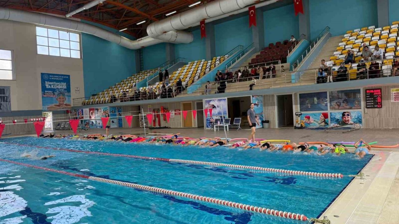 Muş’ta "yüzme bilmeyen kalmasın" projesi sürüyor