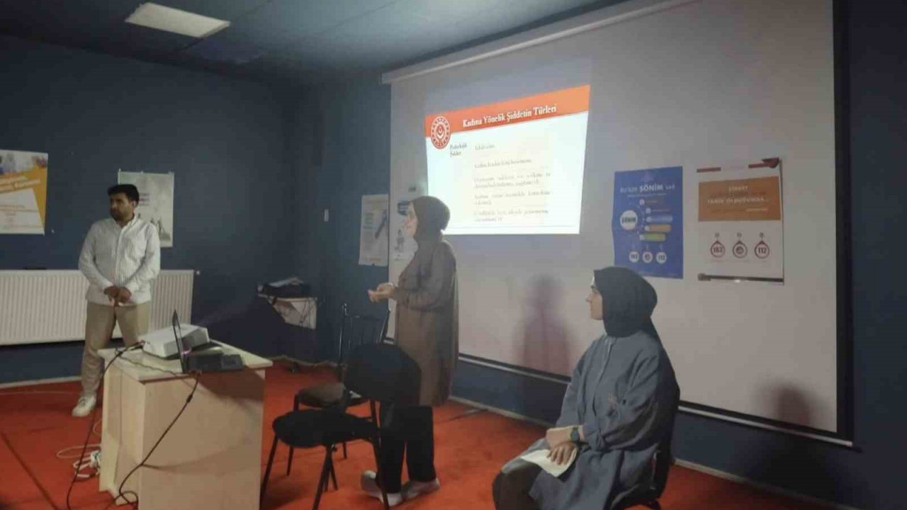 Bulanık’ta muhtarlara yönelik farkındalık semineri