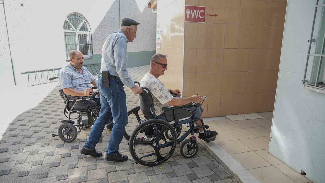 Bursa’da engelli vatandaşlar, engele takılmadan ibadet etmek istiyor